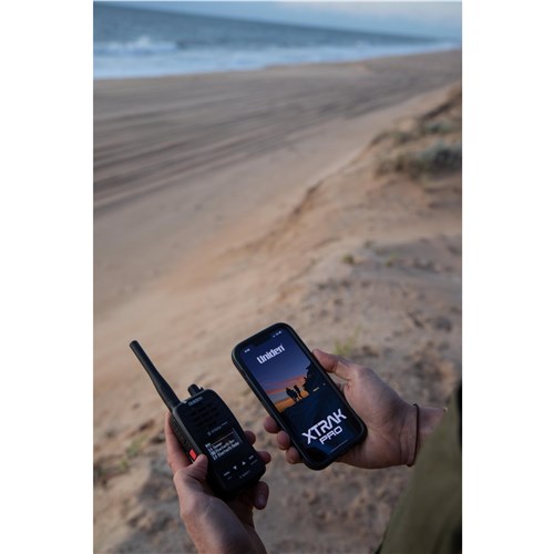 Uniden XTRAK50 5 Watt Waterproof Smart UHF Handheld Radio (Black)